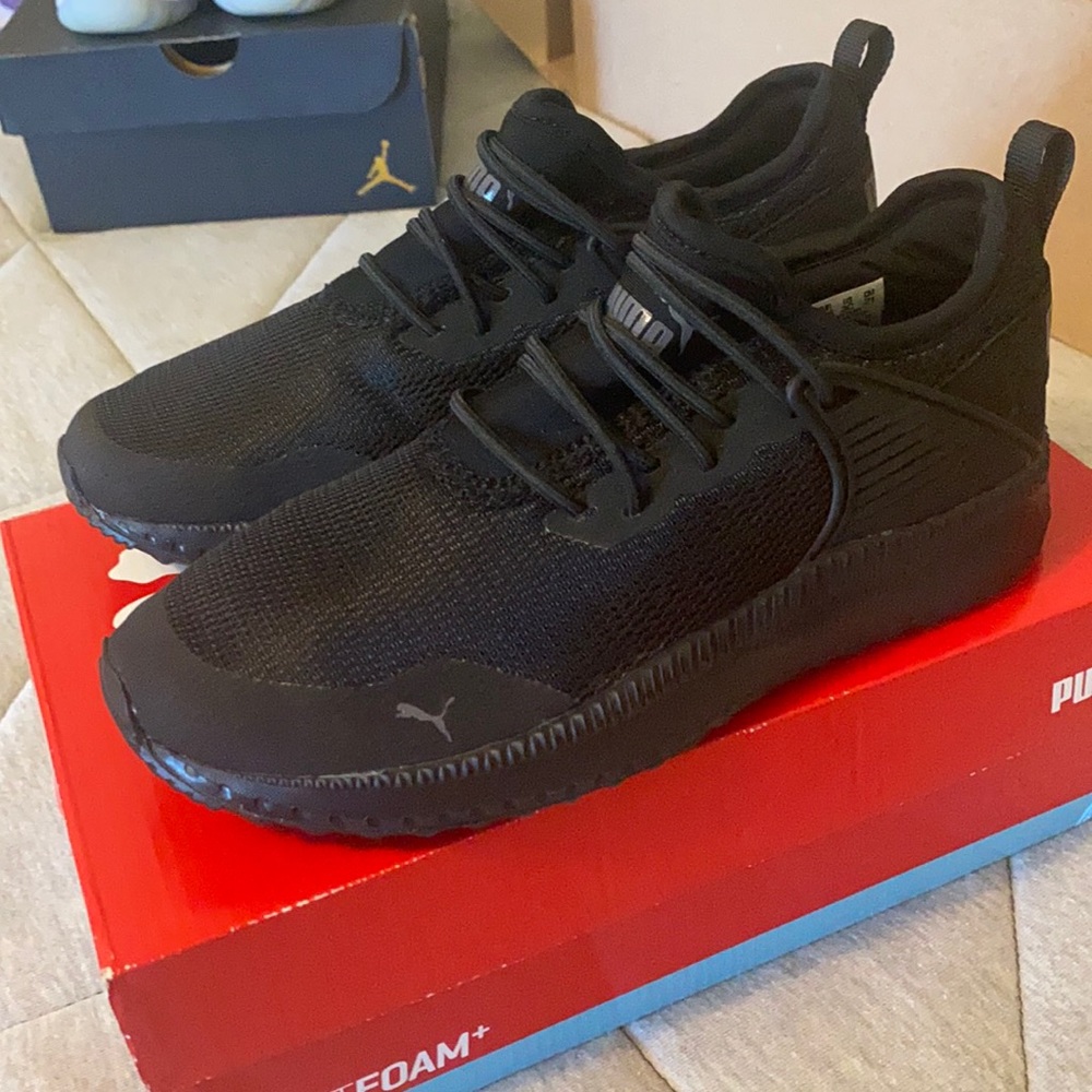 Puma pacer next cage slip on